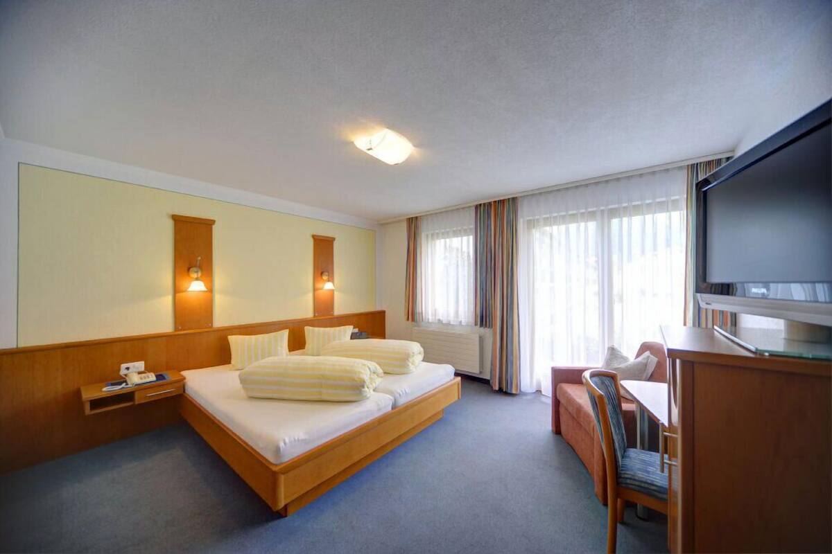 Standard Double Room | Premium bedding, in-room safe, desk, soundproofing