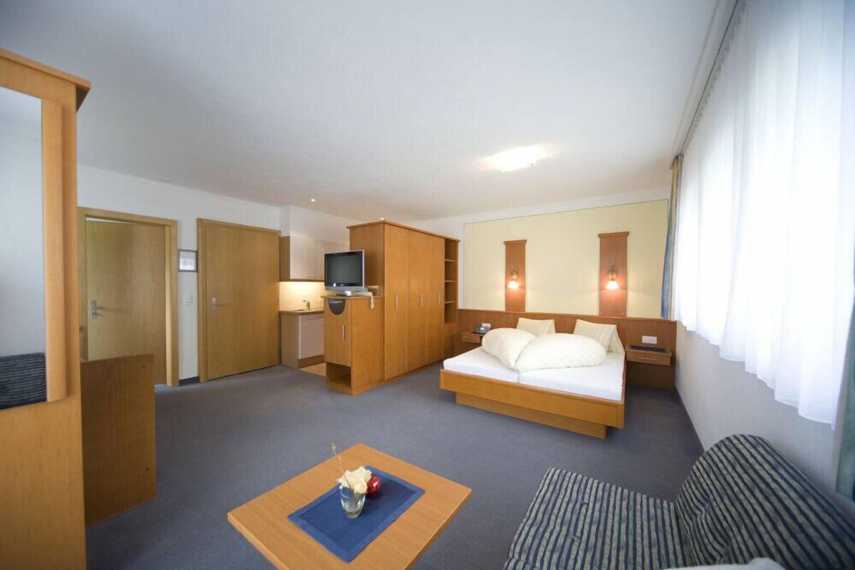 studio, balcony, mountain view (additional cleaning fee 65€) | premium bedding, in-room safe, desk, soundproofing