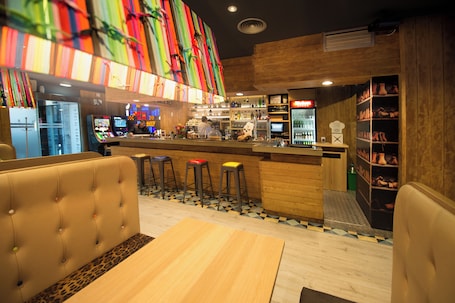 Snack bar