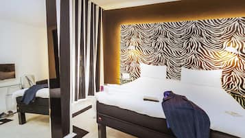 Kedap suara dan setrika/meja setrika