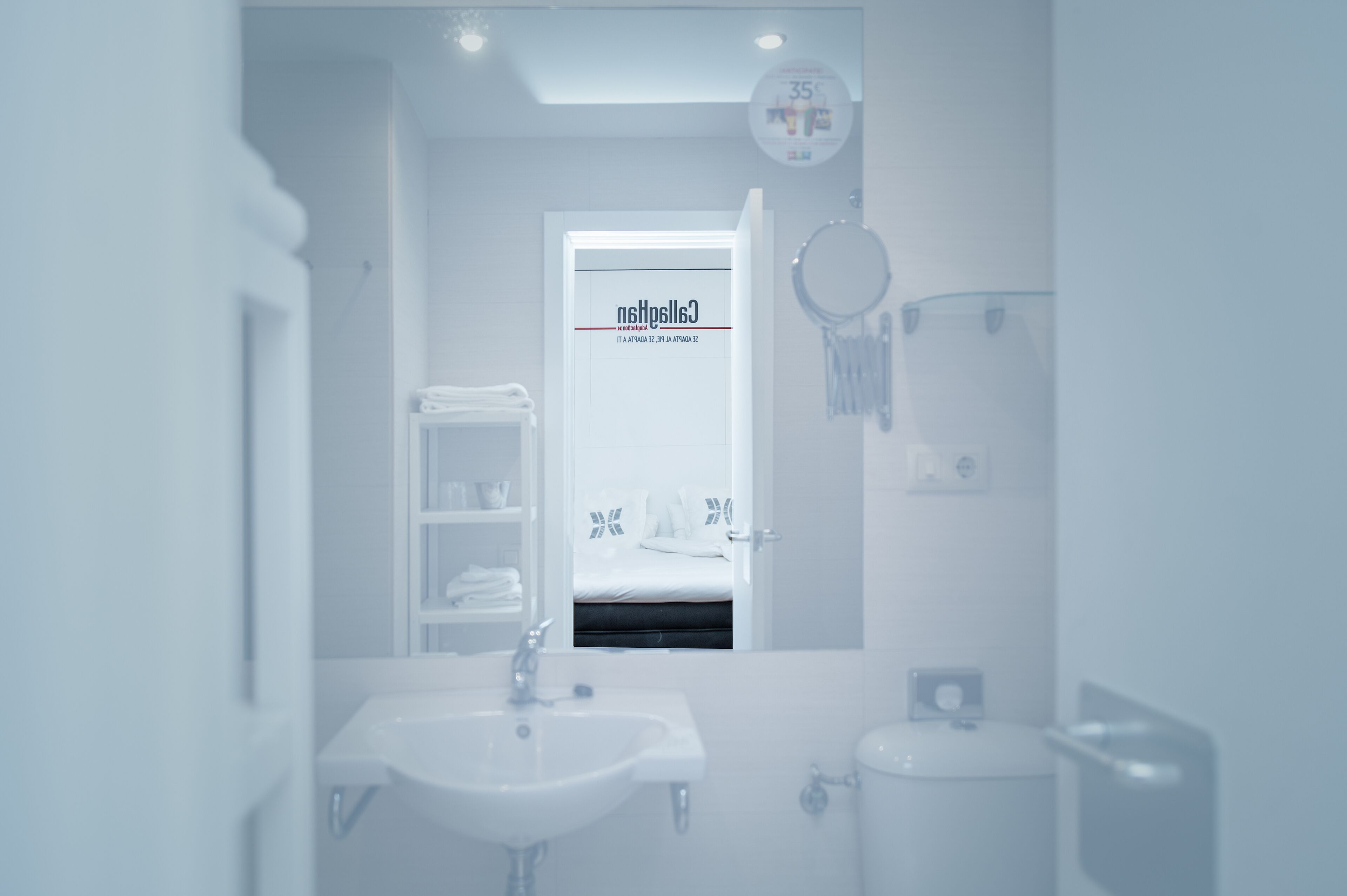 combined shower/bathtub, eco-friendly toiletries, towels