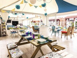 Bar (en el alojamiento)