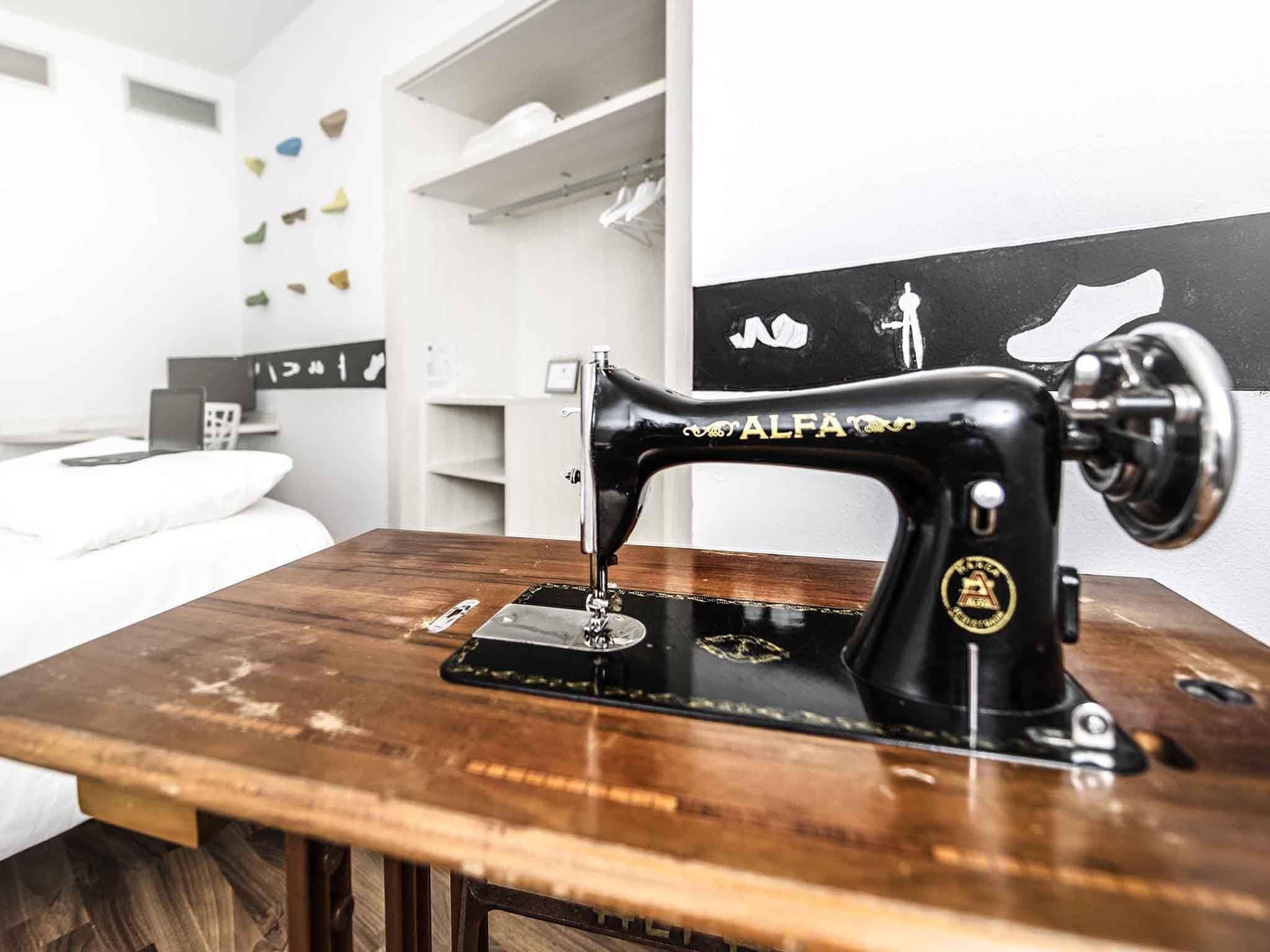 Standaard kamer, 1 eenpersoonsbed | Geluiddichte muren, een strijkplank/strijkijzer, babybedden