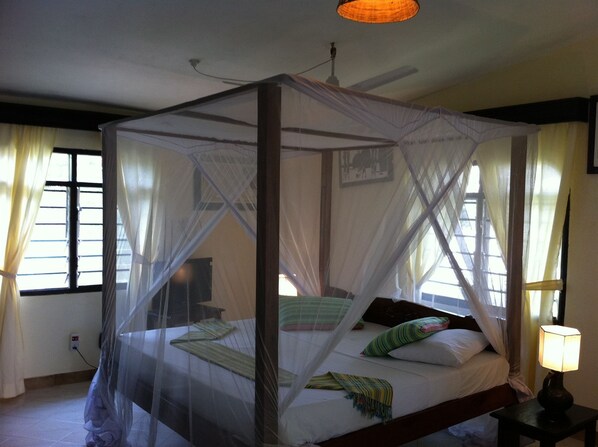 Premium bedding, Select Comfort beds, minibar, blackout drapes - Villas Watamu Resort (Watamu)