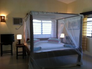 Premium bedding, Select Comfort beds, minibar, individually furnished - Villas Watamu Resort (Watamu)