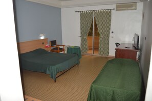 トリプルルーム | 客室の設備とサービス