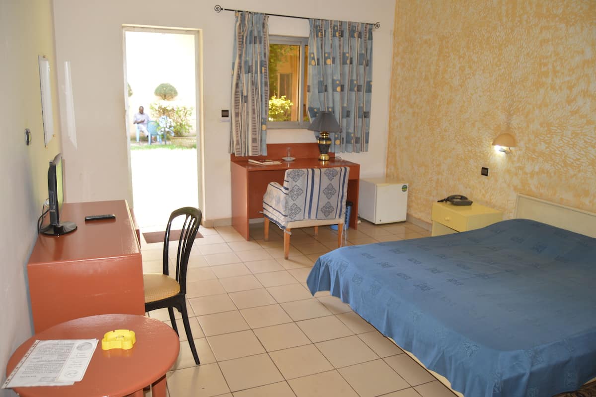 Double Room | Minibar, desk, free WiFi, bed sheets