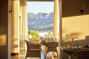 3 restaurants; breakfast, lunch, and dinner served - Jumeirah Mallorca (Sóller)
