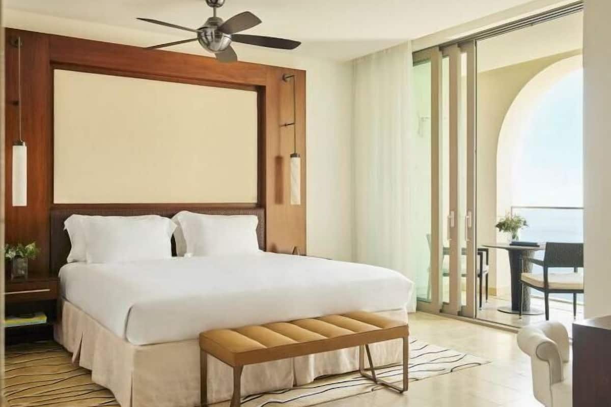 1 bedroom, premium bedding, down comforters, minibar