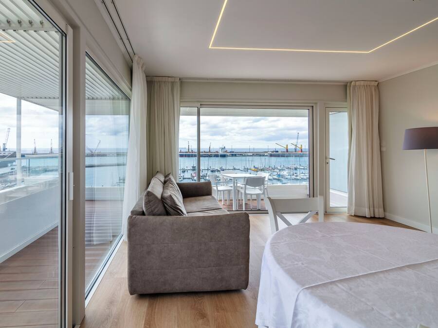 Superior Suite, Sea View | Living area