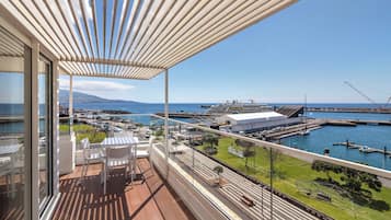 Premium Suite, Sea View | Terrace/patio