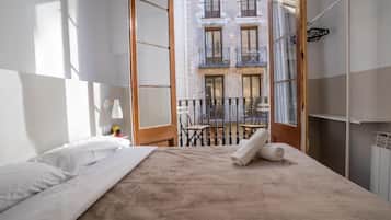 Quarto casal urbano, sacada | Quartos à prova de som, roupa de cama