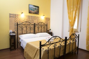 Basic Double Room | In-room safe, individually decorated, desk, laptop workspace - Le Cinque Novelle (Agrigento)