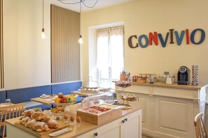 Petit déjeuner buffet compris tous les jours