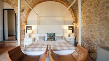 Deluxe Room, Patio | Frette Italian sheets, premium bedding, minibar, in-room safe