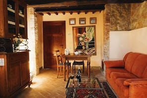 Studio, Patio
