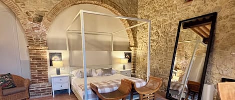 디럭스룸, 파티오 | 이탈리아 프레떼 시트, 고급 침구, 미니바, 객실 내 금고