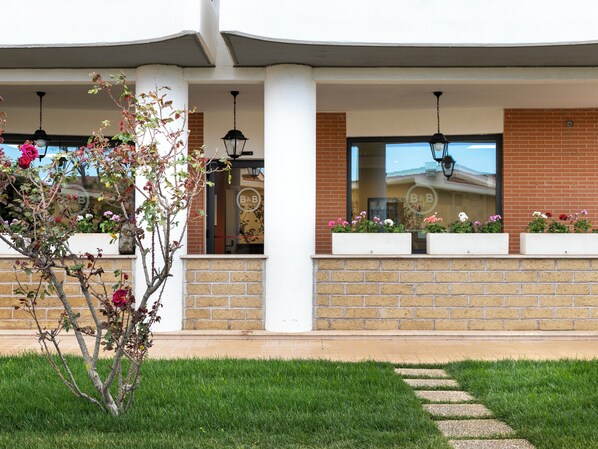 Perincian bahagian luar