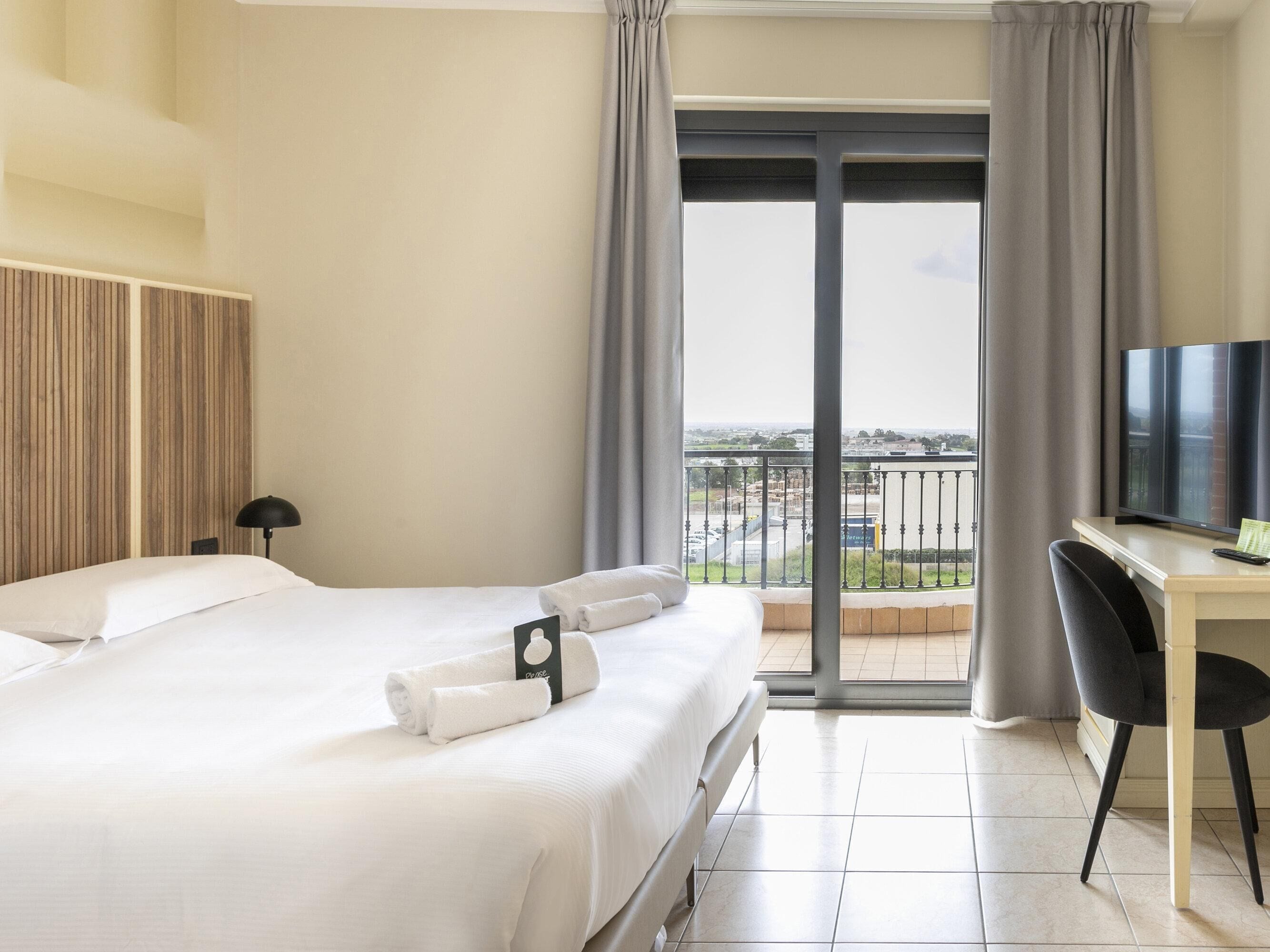 Standard-Doppelzimmer, Nichtraucher | Minibar, individuell eingerichtet, Schreibtisch, Verdunkelungsvorhänge