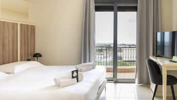 Standard Double Room, Non Smoking | Minibar, individually furnished, desk, blackout drapes