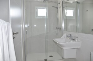 Double Room, Sea View | In-room safe, desk, blackout curtains, soundproofing - Hotel Mamabels (Mojacar)