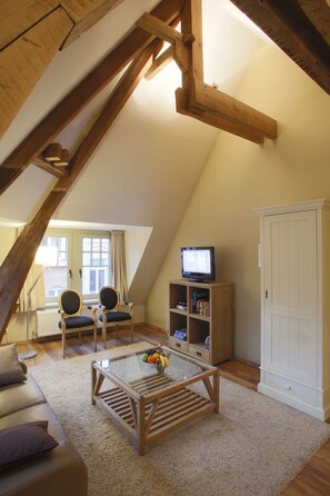 Apartment, 1 Bedroom | Living room