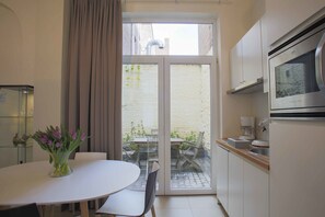 Lägenhet | Eget kök | Stort kylskåp, mikrovågsugn, spishäll och diskmaskin