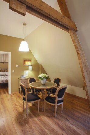 Apartment, 1 Bedroom | Living room