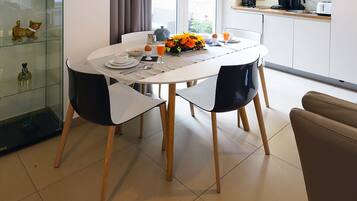 Apartment | Living area | Flat-screen TV, DVD player