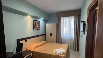 Habitación doble | Tabla de planchar con plancha, wifi gratis, accesible en silla de ruedas