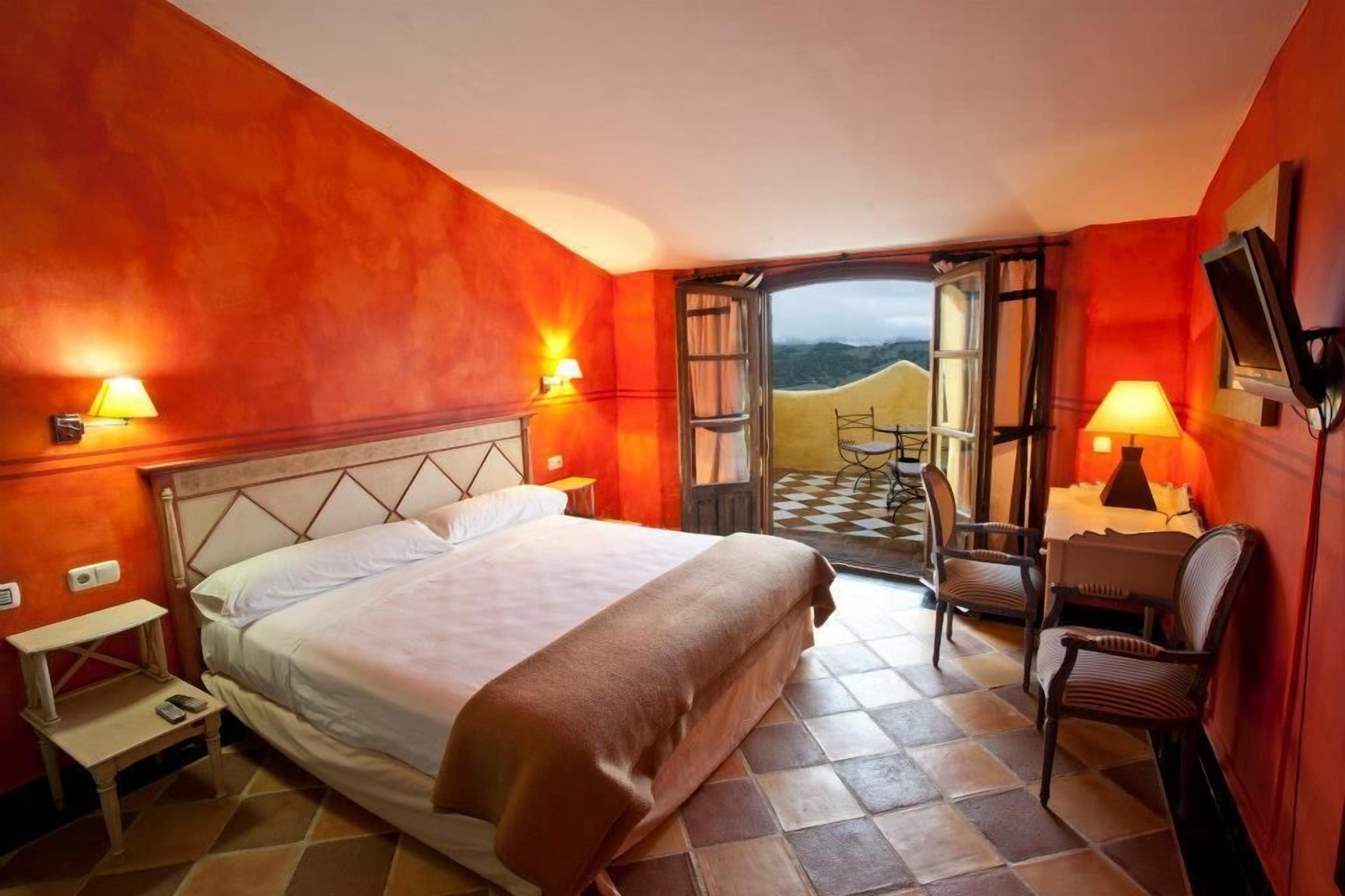 Superior Double Room, Terrace | In-room safe, soundproofing, cribs/infant beds, rollaway beds