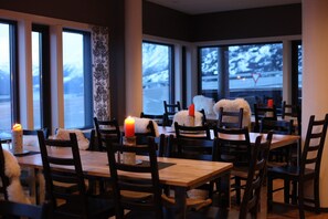 Se sirven cenas y cocina escandinava 