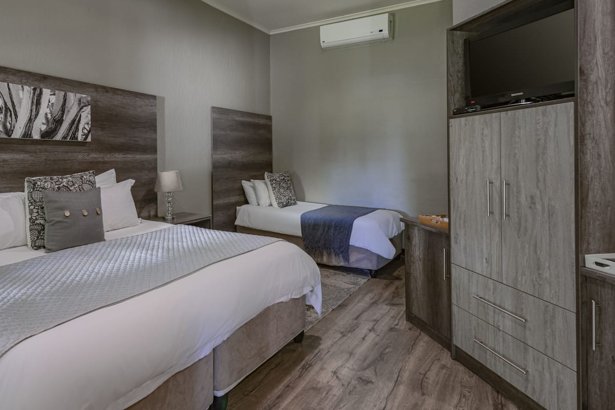 Premium bedding, Select Comfort beds, minibar, in-room safe