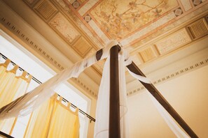 Einzelzimmer | Hochwertige Bettwaren, Minibar, Zimmersafe, Schreibtisch