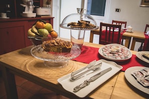 Daily buffet breakfast (EUR 5 per person)