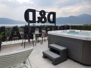 Jetted bathtub - D&D Apartments (Tivat)