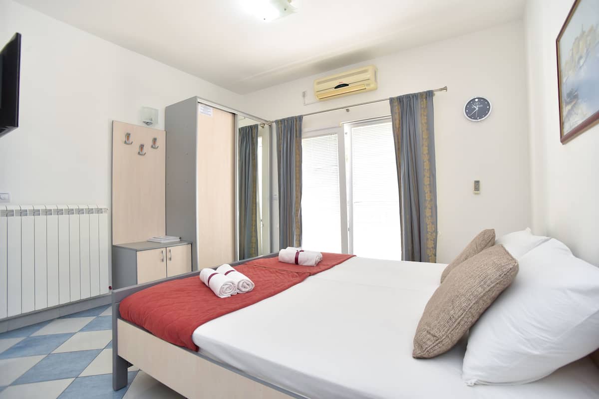 Luxury Studio, Terrace (For 2 Persons) | Premium bedding, pillowtop beds, in-room safe, desk