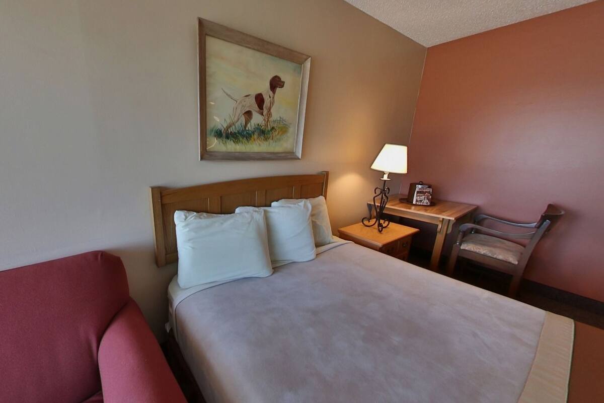 Standard Room, 1 Katil Ratu (Queen), Non Smoking | Katil lipat simpan/tambahan, Wi-fi percuma, cadar katil