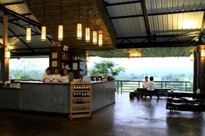 بار (في المنشاة)