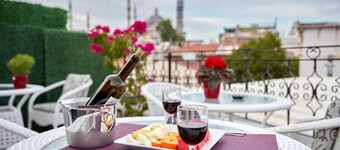 Albinas Hotel Old City