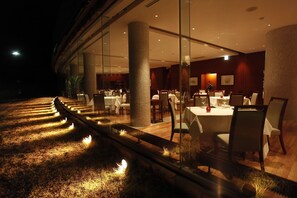 Breakfast, lunch, dinner served; garden views - Nasu Sunlight Hotel (Nasu)