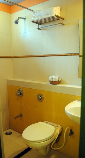 Standard Room | Bathroom | Towels