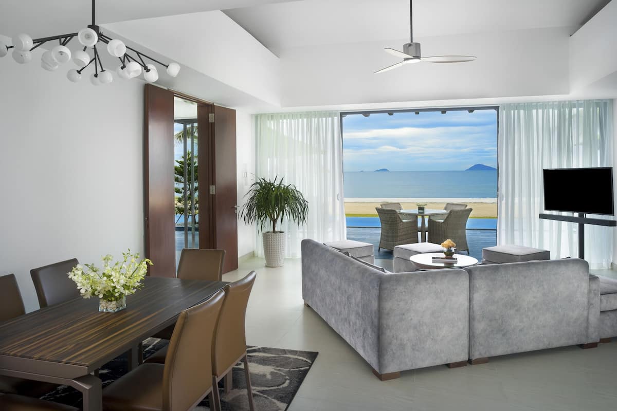 Grand-Villa, 2 Schlafzimmer, eigener Pool | Ausblick vom Zimmer