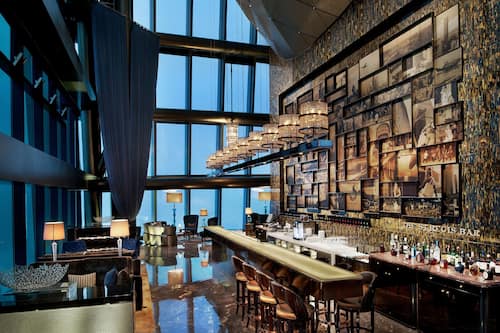 3 restaurants; breakfast, lunch, dinner, and brunch served