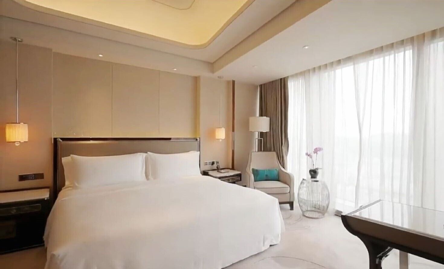 Egyptian cotton sheets, premium bedding, down duvets, pillow-top beds
