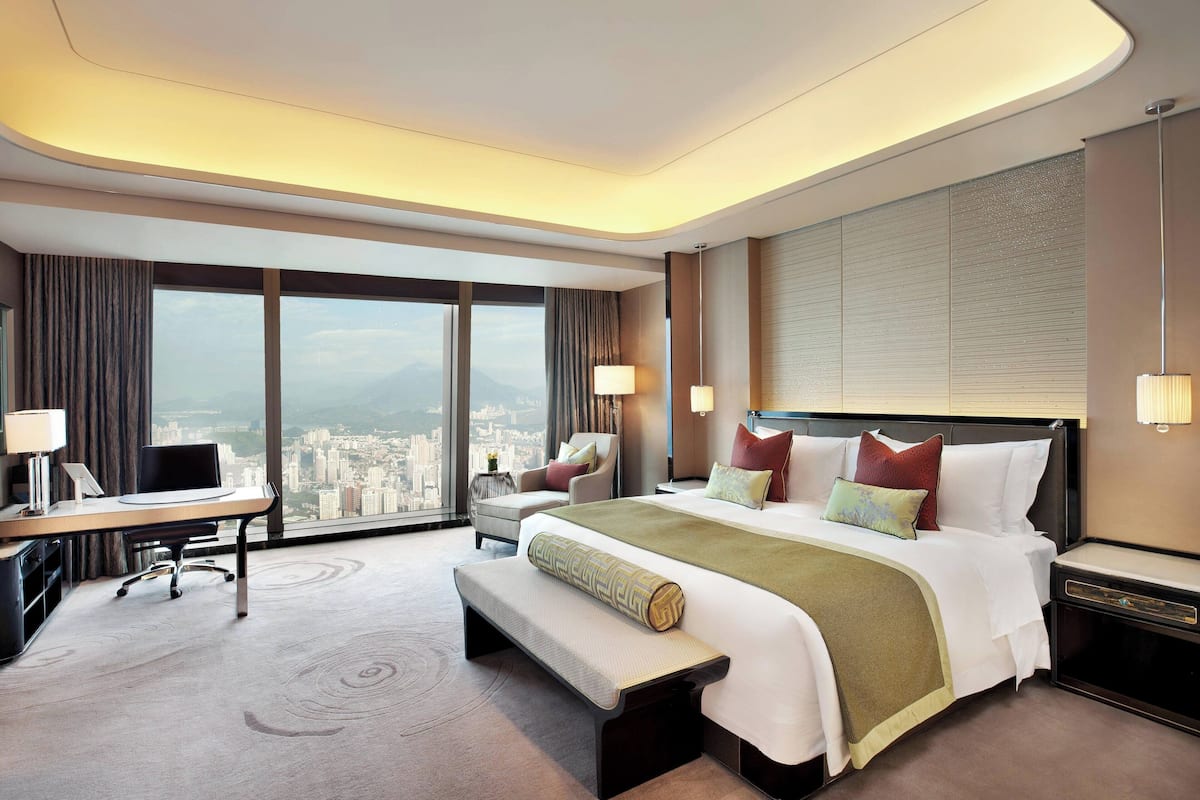 Habitación, 1 cama de matrimonio grande, vistas a la ciudad (Urban) | Sábanas de algodón egipcio y ropa de cama de alta calidad