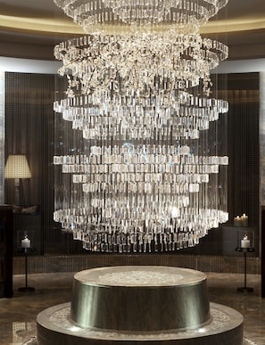 Couples treatment rooms, sauna, hot tub, body treatments, aromatherapy - The St. Regis Shenzhen (Shenzhen)