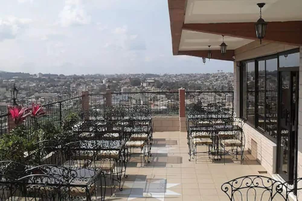 Tou'Ngou Hotel
