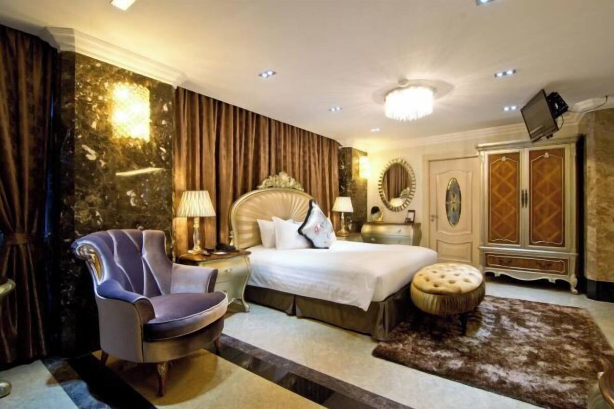 Minibar, in-room safe, individually furnished, desk