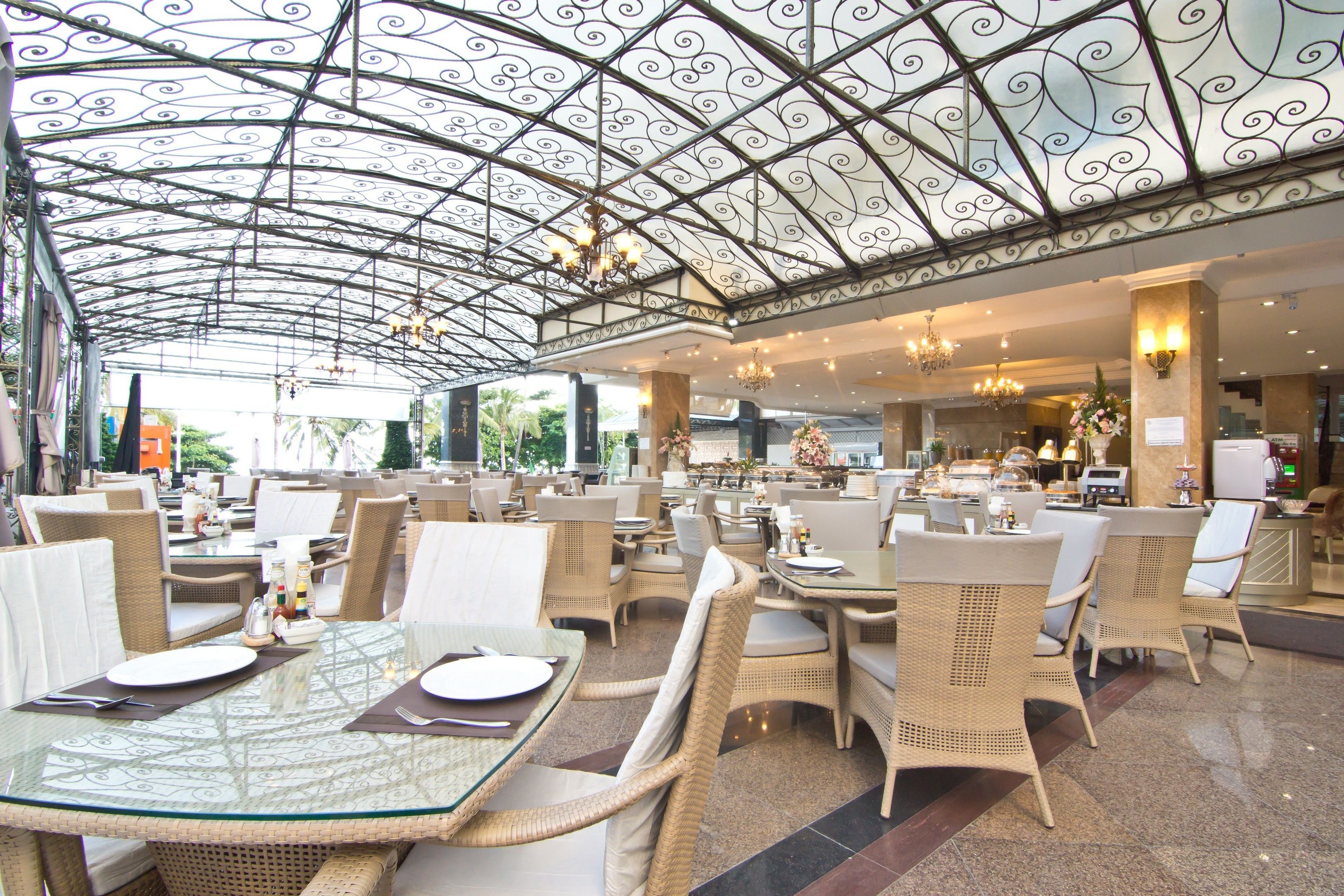 breakfast, lunch, dinner served; sea views